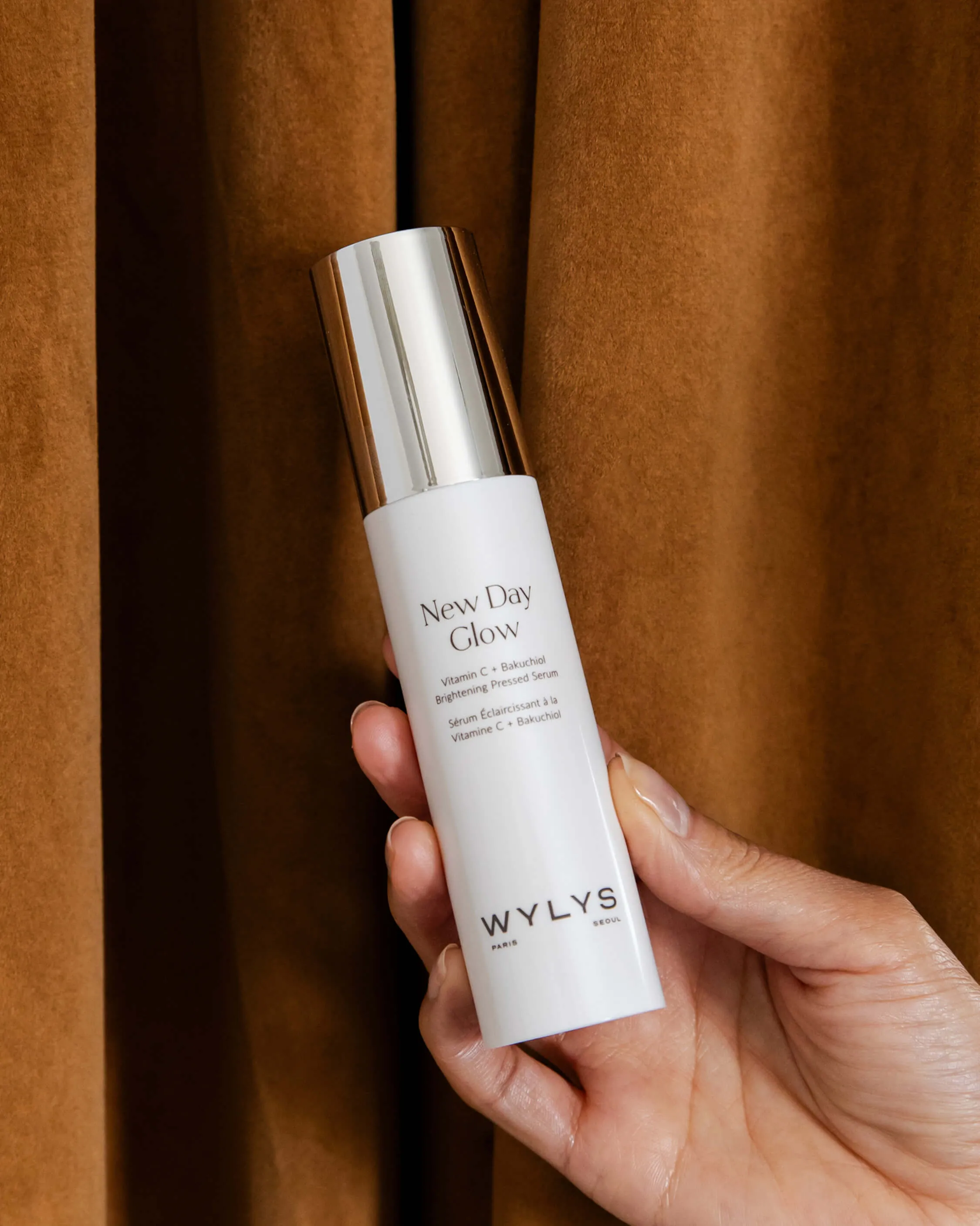 Wylys The Lift   Glow Set & Sage Verte Makeup Bag ($355 Value)